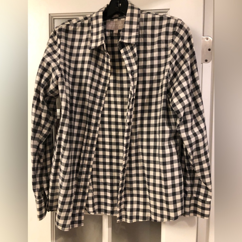 Banana Republic medium navy  Soft Wash Shirt